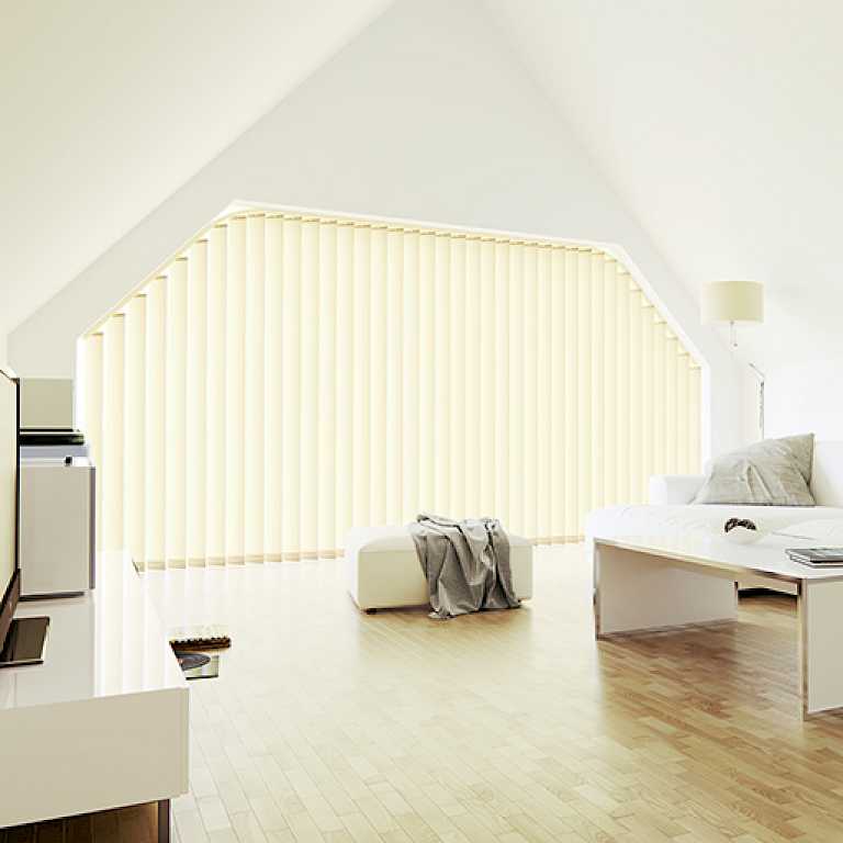 Vertikal-Jalousie horizontal gebogen